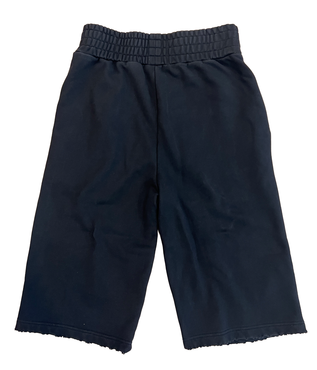 "T&C" BLACK 3/4 OVERSIZED SHORTS