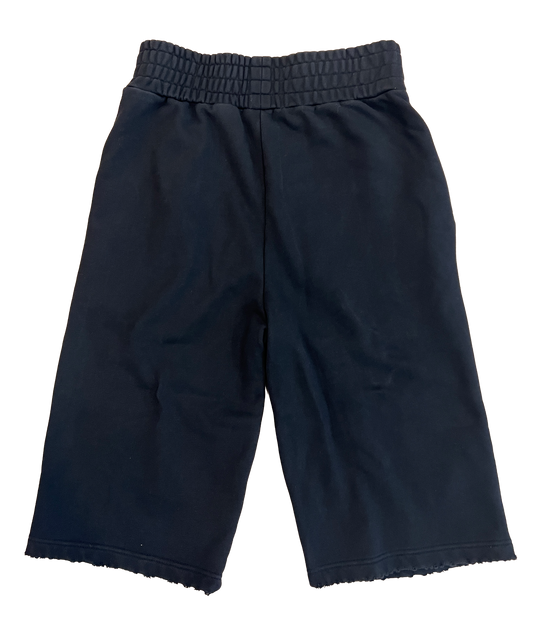 "T&C" BLACK 3/4 OVERSIZED SHORTS