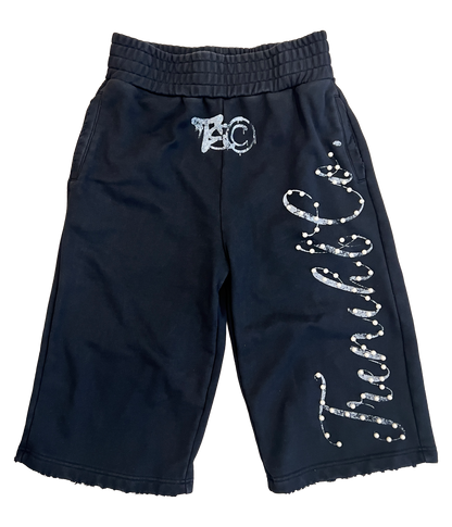 "T&C" BLACK 3/4 OVERSIZED SHORTS